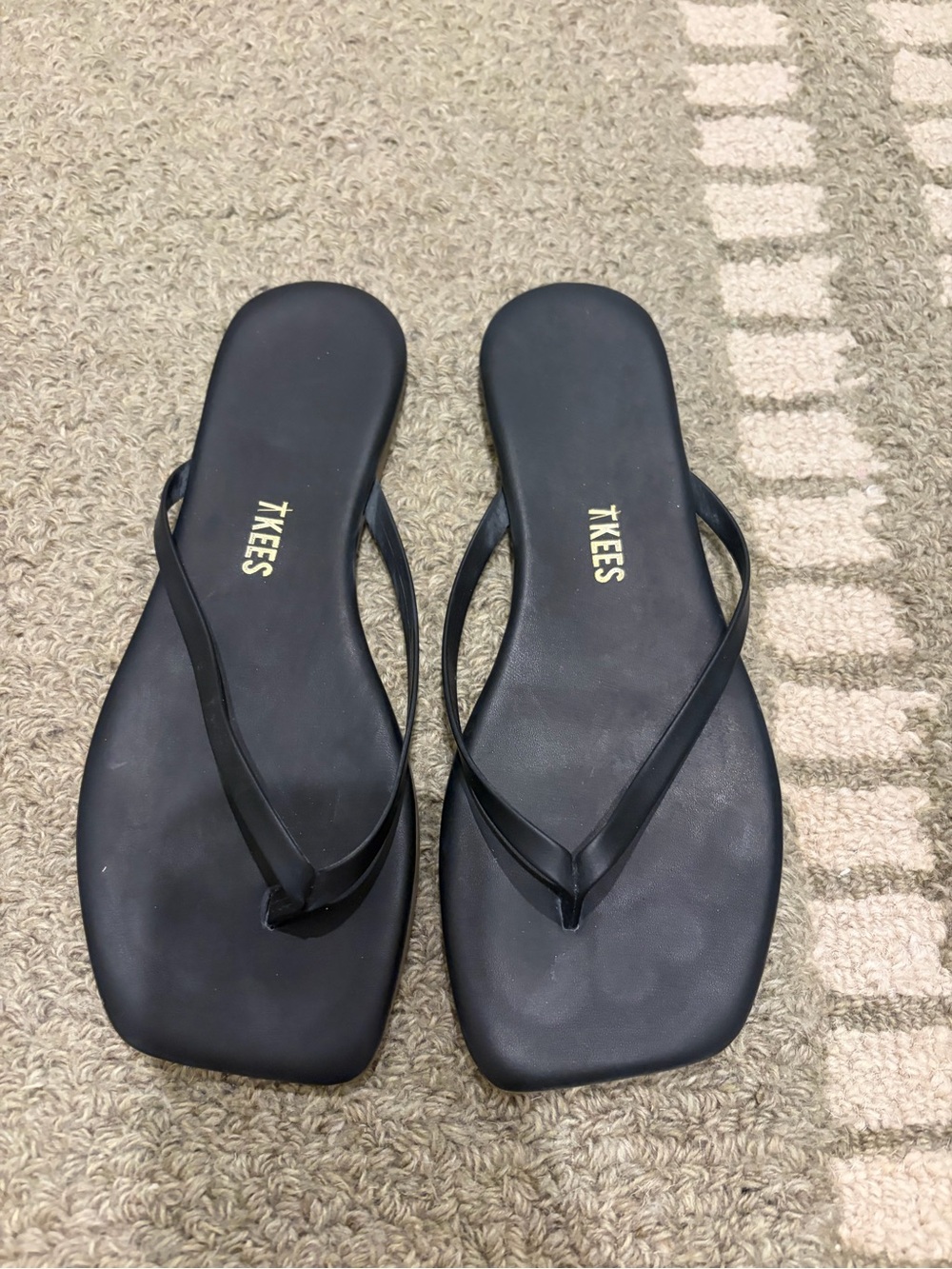 TKEES Black Square-Toe Minimalist Flip Sandals
